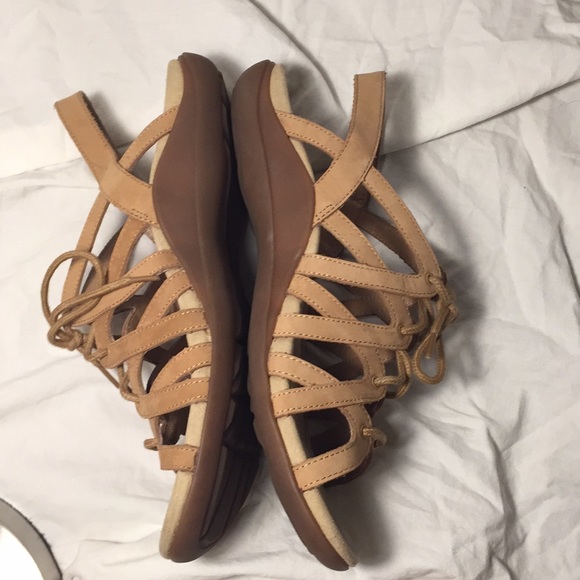abeo brigita sandals